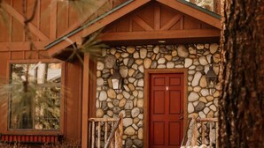 Unclassified image, 5 of 42, button - Lovely 6-bed House in South Lake Tahoe (South Lake Tahoe)