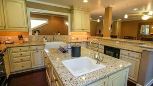 Unclassified image, 2 of 42, button - Lovely 6-bed House in South Lake Tahoe (South Lake Tahoe)