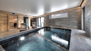 Pool - Beautiful 5-bed House in Andermatt (Andermatt)