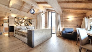 5 bedrooms, WiFi (free), bed sheets - Beautiful 5-bed House in Andermatt (Andermatt)