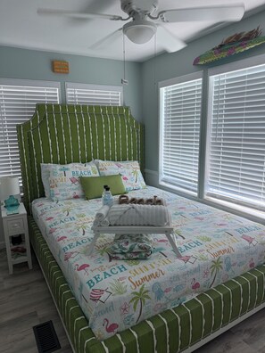 3 bedrooms, travel cot, free WiFi, bed sheets