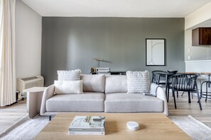 テレビ、ステレオ