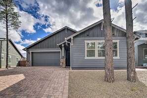 Exterior - Spacious Flagstaff Abode: Great for Families! (Flagstaff)