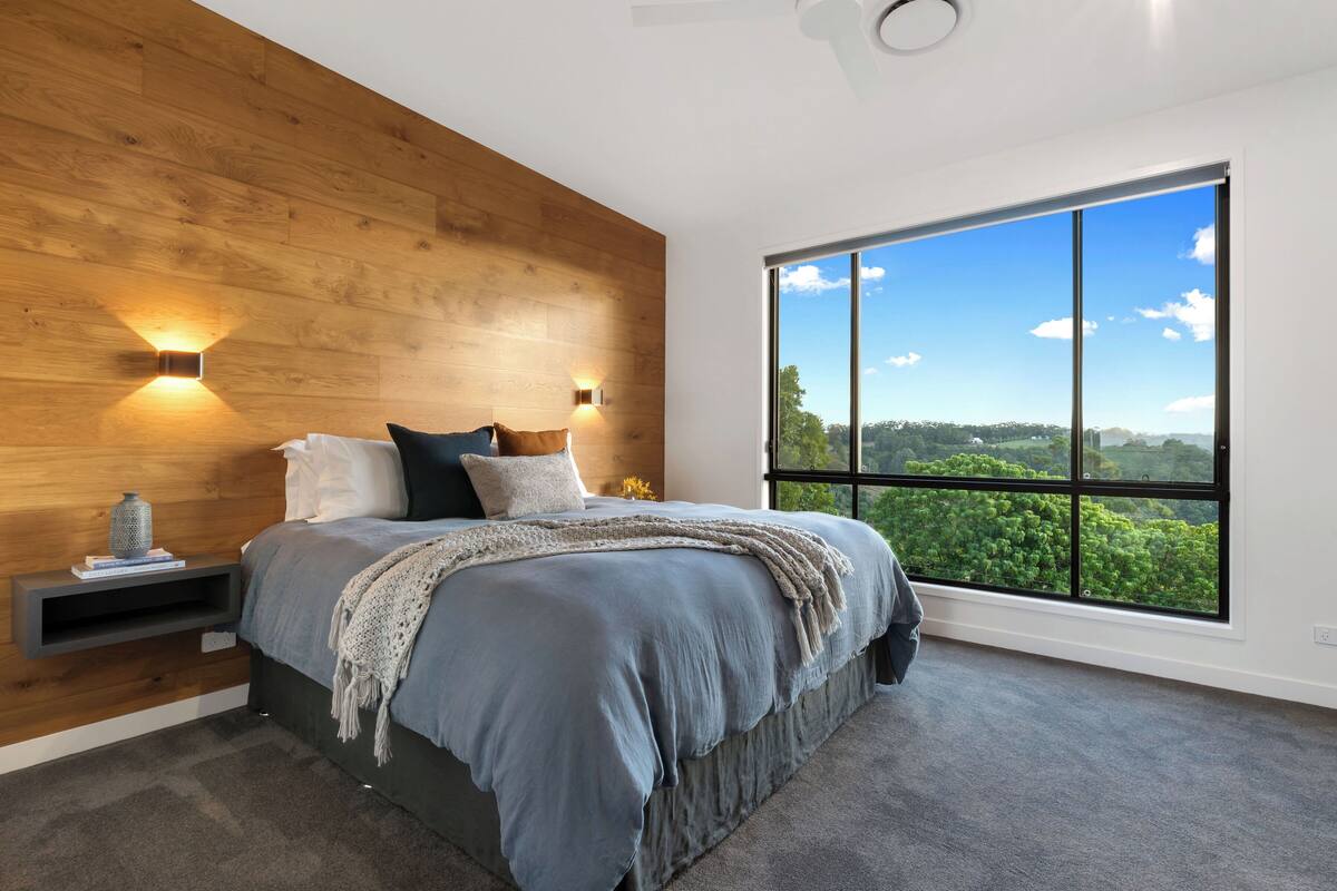 Executive Cabin, 3 Bedrooms, Mountain View | Iron/ironing board, WiFi (free), individually decorated