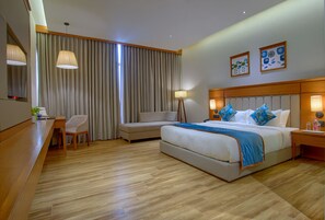 Deluxe Room | Premium bedding, minibar, in-room safe, desk - Sayaji Morbi (Morbi)