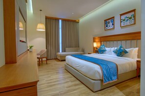 Superior Room | 1 bedroom, premium bedding, minibar, in-room safe
