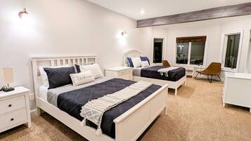 6 bedrooms, desk, WiFi, bed sheets