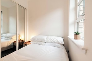 2 chambres, fer et planche à repasser, Wi-Fi gratuit, draps fournis