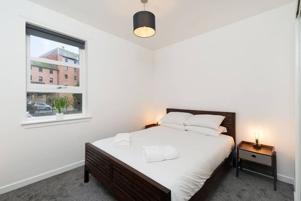 Bügeleisen/Bügelbrett, kostenloses WLAN, Bettwäsche