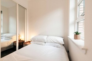 Iron/ironing board, free WiFi, bed sheets