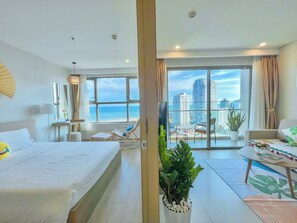 3 chambres, fer et planche à repasser, Wi-Fi, draps fournis