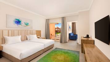 Minibar, caja de seguridad en la habitación y cortinas blackout