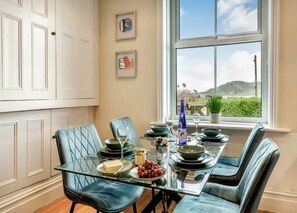 Dining - Jack’s House - Beautifully furnished large Victorian home - Tywyn (Gwynedd)