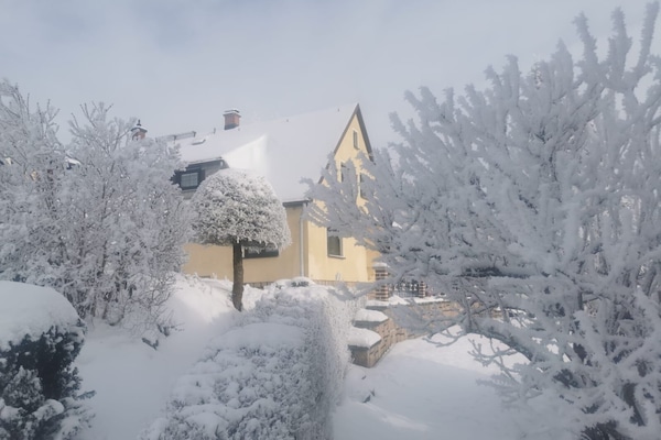 Gebäudeansicht Winter