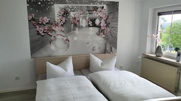 3 camere, una scrivania, Wi-Fi gratuito