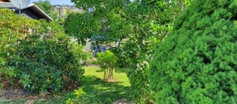 Idyllic accommodation on the mountain, active geocaching and exploring regional highlights.