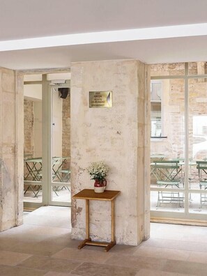 Interior - Hotel The Originals de la Paix Beaune (Beaune)