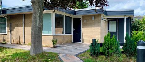 المنشأة من الخارج