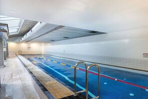 Een verwarmd zwembad