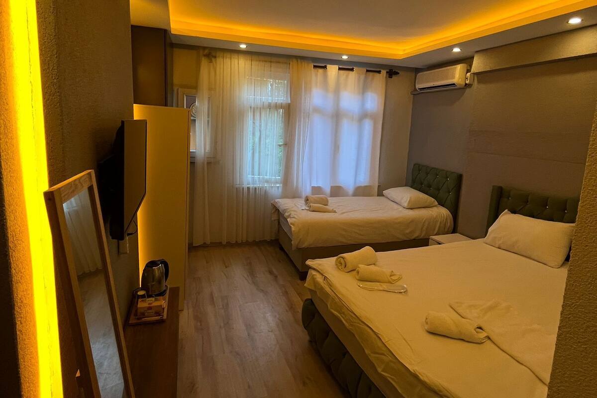 Premium bedding, minibar, desk, soundproofing