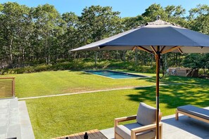 Property grounds - Impeccable 6-bed House in Sag Harbor (Sag Harbor)
