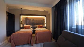 Large Twin Studio | 1 Schlafzimmer, Schreibtisch, laptopgeeigneter Arbeitsplatz