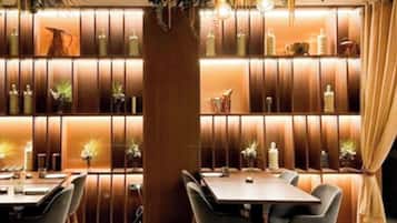 2 restaurants, breakfast, lunch, dinner served; international cuisine