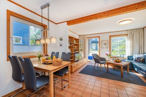 Dining - Cozy vacation home in Bansin with garden - only 900 m to the beach (Bansin)