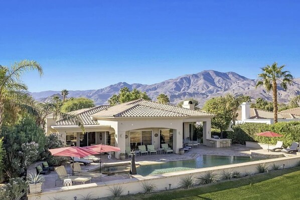 Piscine extérieure, piscine chauffée