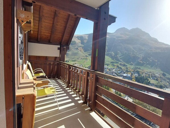 Property grounds - Charming T3 with view, close to slopes, pets allowed, covered parking (Les Deux Alpes)