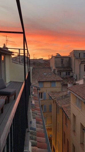 Property grounds - Magnificent apartment with terrace and rooftop view (Aix-en-Provence)