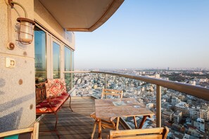 Apartment, 2 Bedrooms, Jetted Tub | Terrace/patio - Luxury Condo & Spectacular View by FeelHome (Tel Aviv)