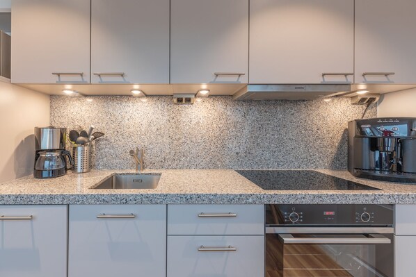 Fridge, microwave, oven, stovetop