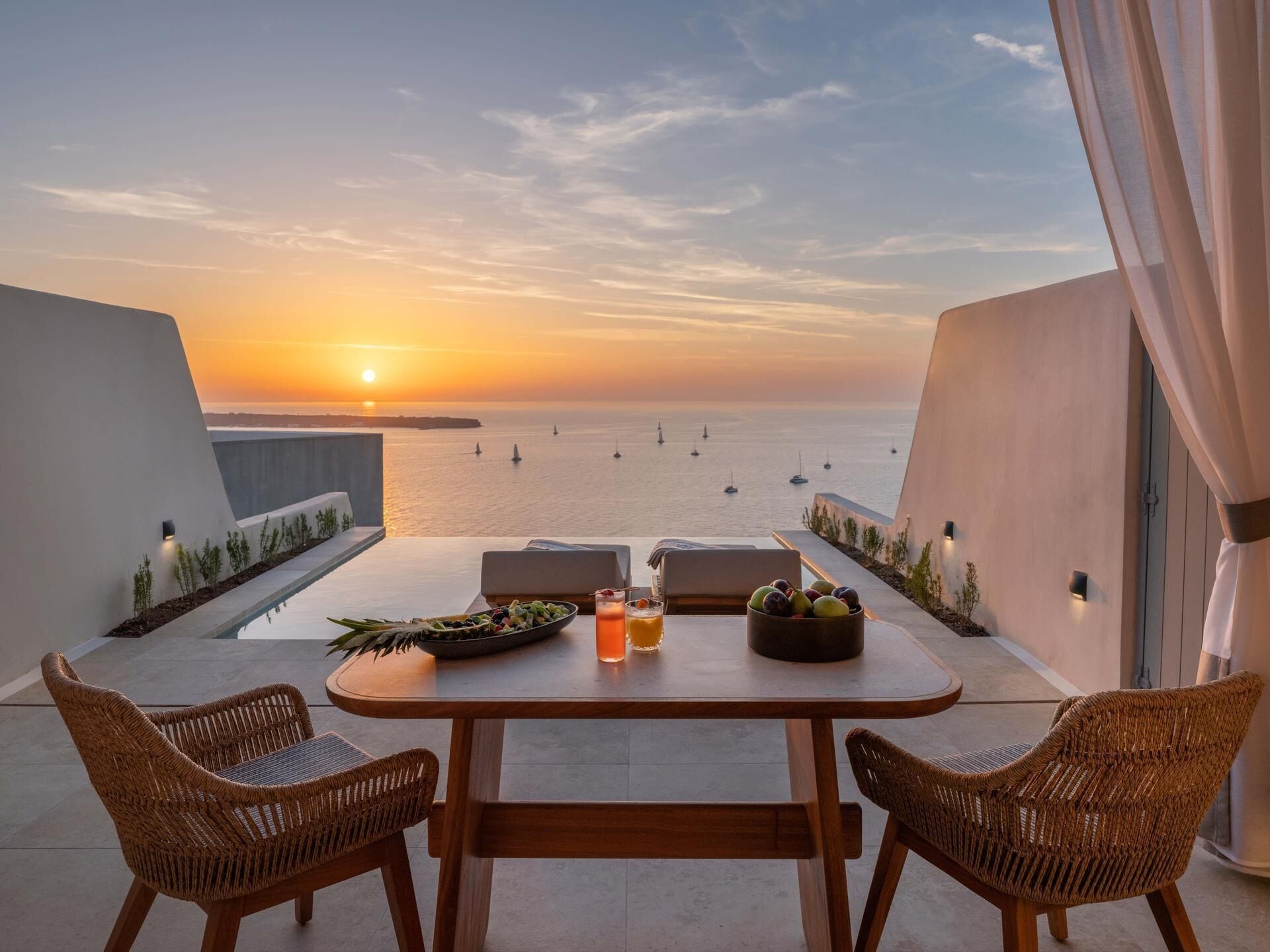 Unwind Sunset & Sea View Junior Suite with Pool