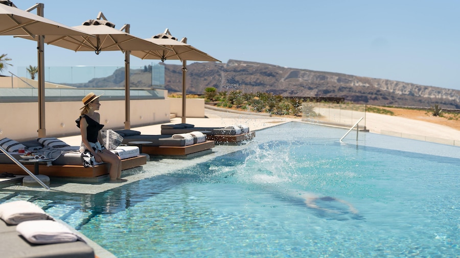 Santo Mine Oia Suites