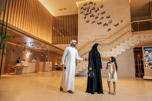 Exterior - Holiday Inn Hotel & Suites Dubai Science Park by IHG (Dubai)