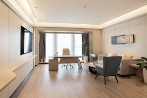Suite studio, 1 chambre | Coffre-fort, bureau, espace de travail pour ordinateurs portables