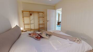 1 slaapkamer, een strijkplank/strijkijzer, gratis wifi, beddengoed