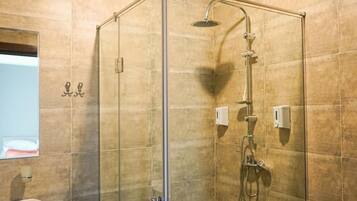Shower, rainfall showerhead, free toiletries, hair dryer