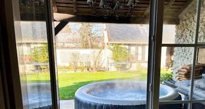 Le Cottage de Chitenay - heated swimming pool and jacuzzi