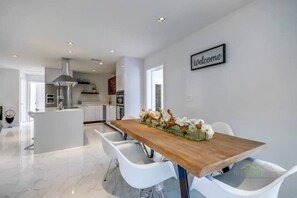 Dining - Paradise Found: Heated Pool, Mini Golf & BBQ (Miami)