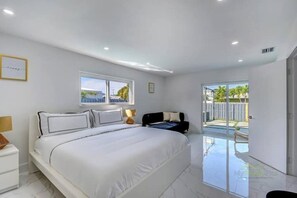 4 bedrooms, iron/ironing board, travel crib, WiFi - Paradise Found: Heated Pool, Mini Golf & BBQ (Miami)