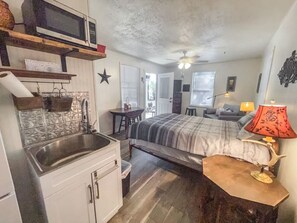 1 bedroom, WiFi, bed sheets