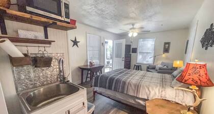 Canyon Lake Loft - Minutes from Boat Ramp 2 - South Side of Canyon Lake!
