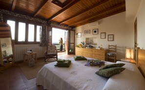 4 Schlafzimmer, Bügeleisen/Bügelbrett, Bettwäsche