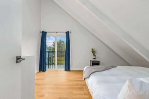 1 bedroom, free WiFi, bed sheets