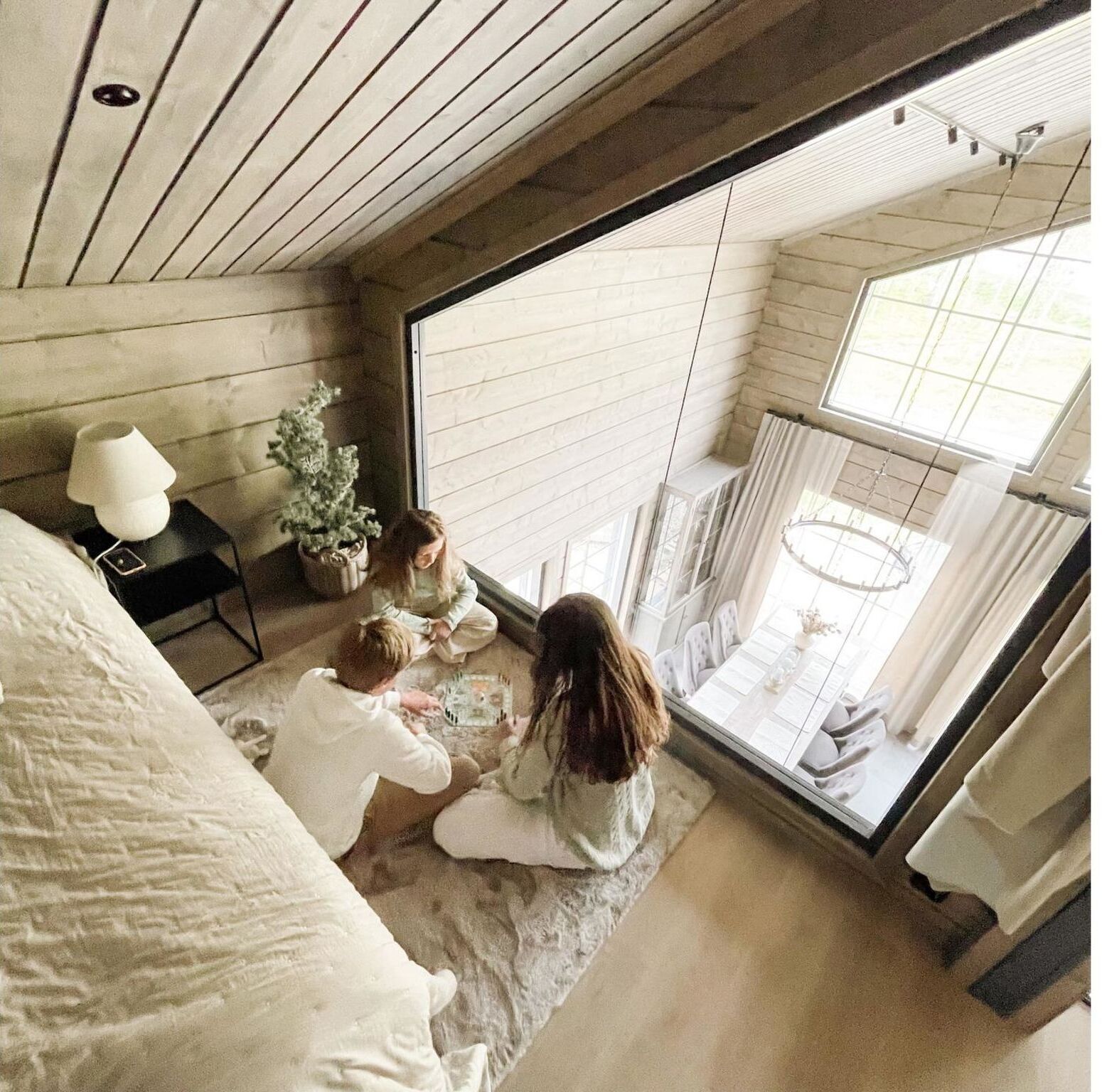 4 habitaciones, cortinas blackout y tabla de planchar con plancha 