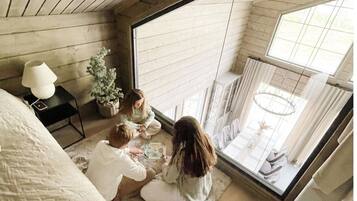 4 bedrooms, blackout curtains, iron/ironing board, Internet