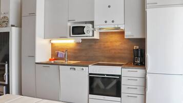 Réfrigérateur, micro-ondes, lave-vaisselle