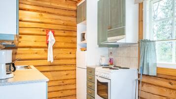 Fridge, microwave, dishwasher, cookware/dishes/utensils